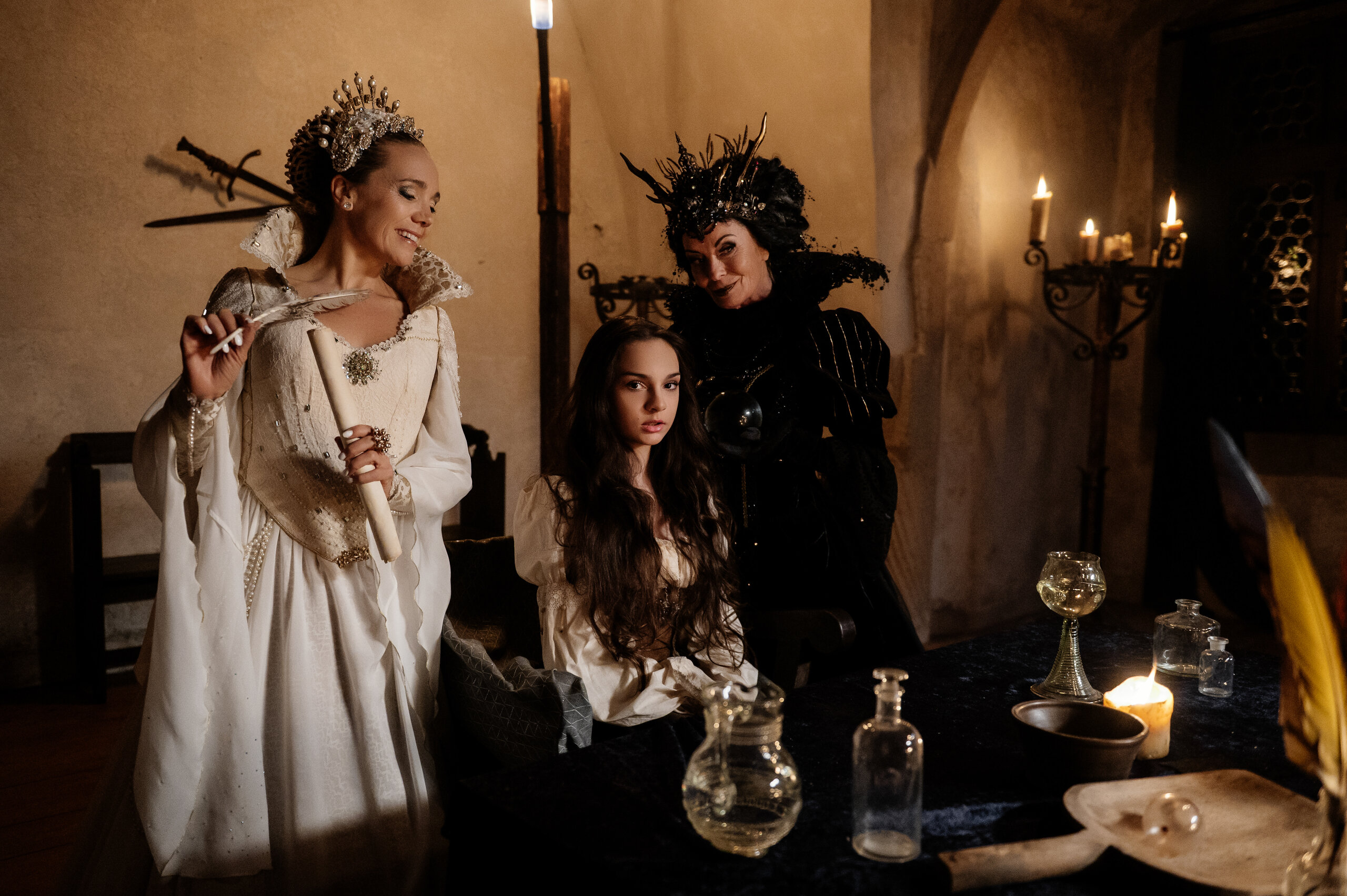 Vilma Cibulková a Lucie Vondráčková coby sestry ve filmové pohádce!