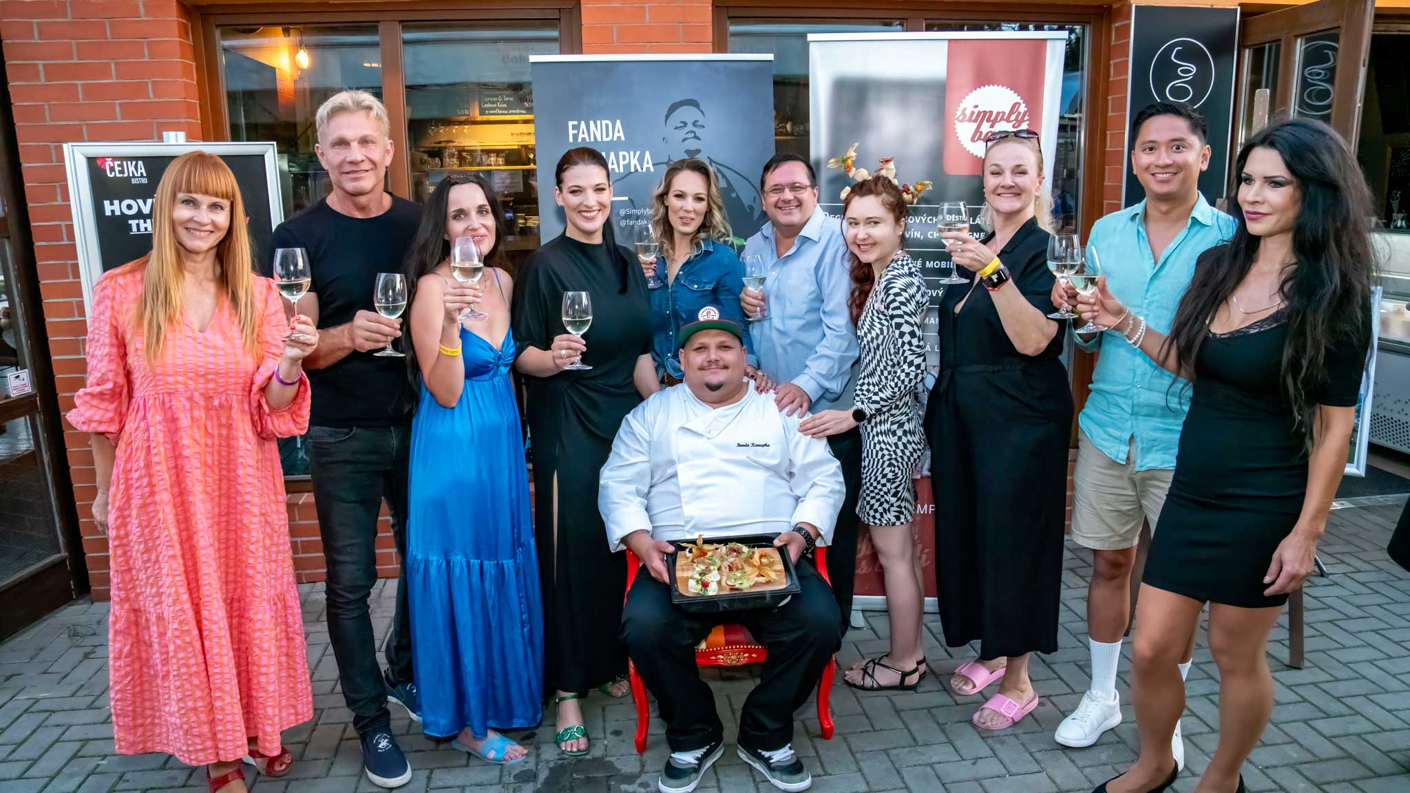 Celebrity udělily titul „Král kanapek“ Fandovi Kanapkovi!