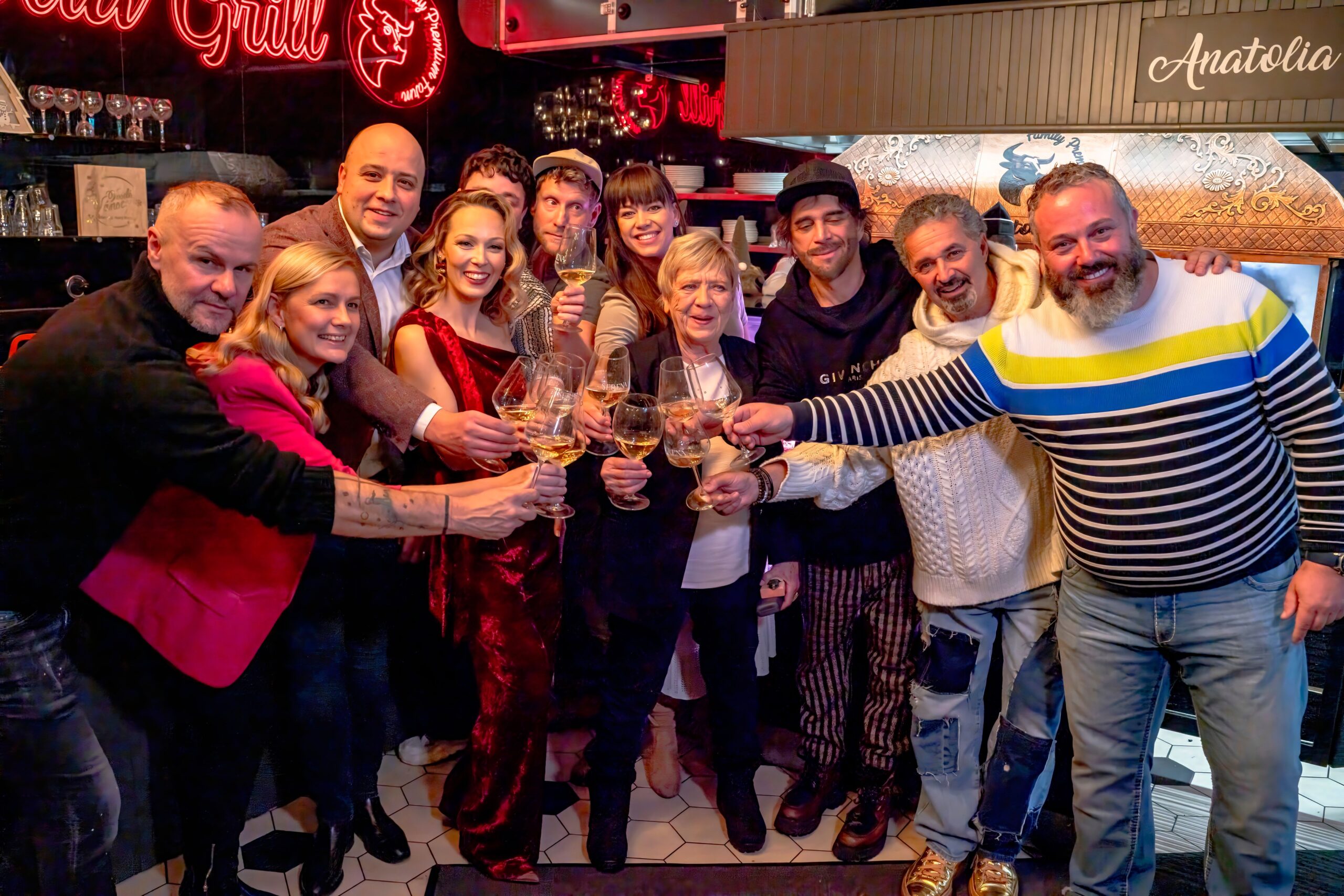 Jaroslava Obrmaierová, Monika Brzesková Žídková, Sagvan Tofi a Martin Dejdar pokřtili klip zpěvačky Grettis!